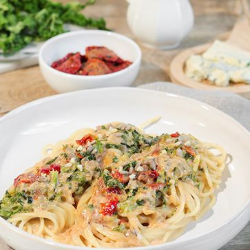 Spaghetti mit Grünkohl, getrockneten Tomaten und Gorgonzola